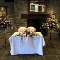 Pedestal arrangements and table arrangement